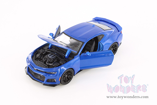 Showcasts® Collectibles - Chevrolet® Camaro® ZL1 Hardtop (2017, 1/24 scale diecast model car, Asstd.) 34512 MAP: $19.99
