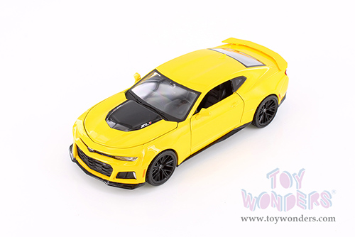 Showcasts® Collectibles - Chevrolet® Camaro® ZL1 Hardtop (2017, 1/24 scale diecast model car, Asstd.) 34512 MAP: $19.99