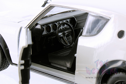 Showcasts Collectibles - Nissan Skyline 2000 GT-R KPGC110 Hardtop (1973, 1/24 scale diecast model car, White) 34528