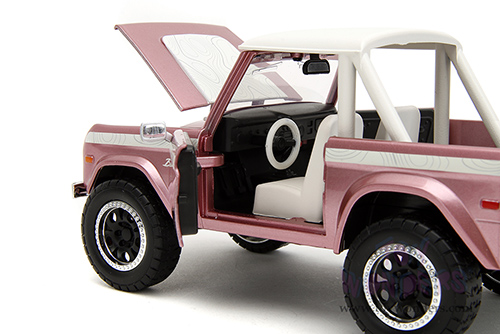 Jada Toys Pink Slips - Ford Bronco with Display Base (1973, 1/24 scale diecast model car, Pink) 34896