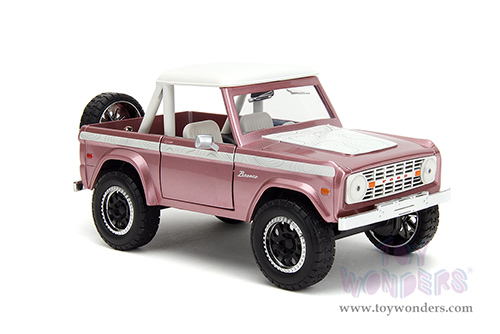 Jada Toys Pink Slips - Ford Bronco with Display Base (1973, 1/24 scale diecast model car, Pink) 34896