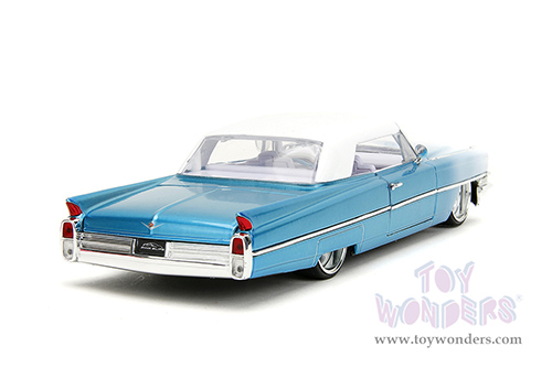 Jada Toys Pink Slips - Cadillac&reg; with Display Base (1963, 1/24 scale diecast model car, Blue-White Gradient) 34897