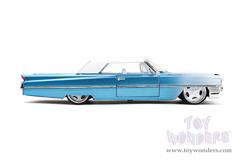 Jada Toys Pink Slips - Cadillac&reg; with Display Base (1963, 1/24 scale diecast model car, Blue-White Gradient) 34897