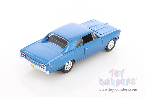 Showcasts&reg; Collectibles - Chevrolet Chevelle SS396 Hardtop (1966, 1/24 scale diecast model car, Asstd.) 34960