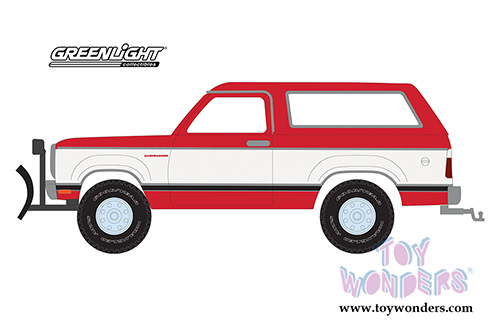 Greenlight - Blue Collar Collection Series 6 | Dodge Ramcharger with Snow Plow (1977, 1/64 scale diecast model car, Red w/White) 35140C/48