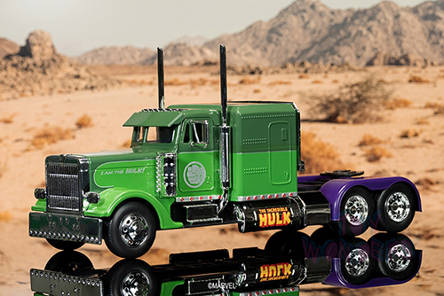 Jada Toys - Hollywood Rides | Peterbilt® 379 Truck Tractor The Incredible Hulk™ "Marvel Avengers" (1992, 1/24 diecast model car, Green/Purple) 35179/2
