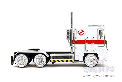 Jada Toys - Hollywood Rides | TRANSFORMERS G1 Optimus Prime® Truck Ghostbusters Ecto-1 Crossover (1/24, diecast model car, White) 35572