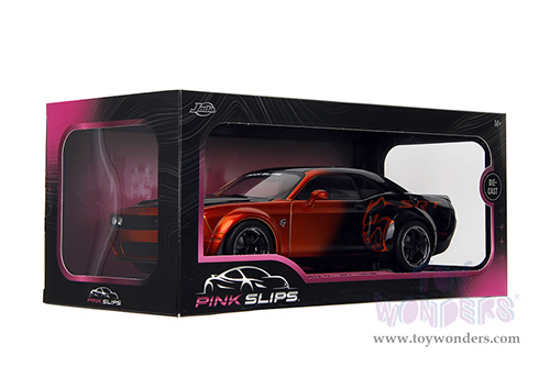 Jada Toys Pink Slips - Dodge Challenger SRT Hellcat Redeye Widebody with Display Base (2015, 1/18 scale diecast model car, Orange/Black) 35722