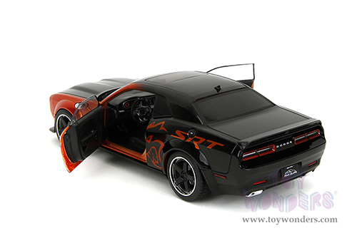 Jada Toys Pink Slips - Dodge Challenger SRT Hellcat Redeye Widebody with Display Base (2015, 1/18 scale diecast model car, Orange/Black) 35722