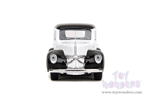 Jada Toys - Hollywood Rides | Disney Mickey Mouse Ford Pickup - Steamboat Willie Theme (1941, 1/32 scale diecast model car, Black/White) 36091
