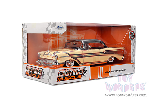 Jada Toys Bigtime Muscle - Chevrolet® Bel Air® Hardtop (1957, 1/24 scale diecast model car, Glossy Beige/Gray) 36345