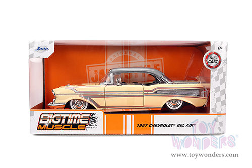 Jada Toys Bigtime Muscle - Chevrolet® Bel Air® Hardtop (1957, 1/24 scale diecast model car, Glossy Beige/Gray) 36345