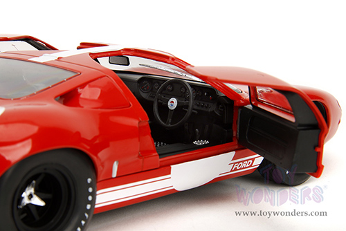 Jada Toys Pink Slips - Ford GT40 MK1 with Display Base (1968, 1/18 scale diecast model car, Red/White) 36381