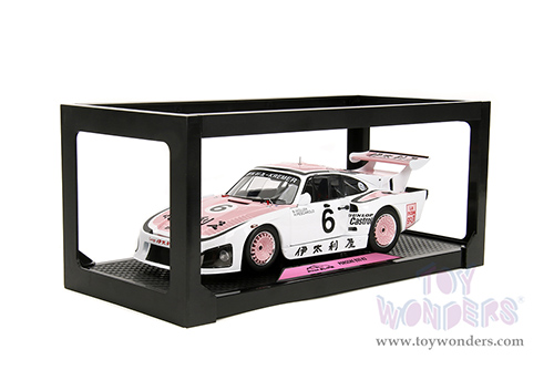 Jada Toys Pink Slips - Porsche 935 K3 #6 Bob Wollek - Henri Pescarolo Winner "Suzuka 1000KM" (1981) with Display Base (1/18 scale diecast model car, Pink/White) 36386