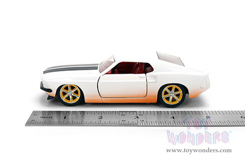Jada Toys Fast & Furious - Roman's Ford Mustang Dirty Version - 25th Anniversary Series (1969, 1/32 scale diecast model car, White) 36394