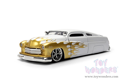 Jada Toy Bigtime Muscle - Mercury Coupe (1951, 1/24, diecast model car, White/Gold Flames) 36452