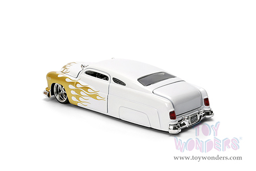 Jada Toy Bigtime Muscle - Mercury Coupe (1951, 1/24, diecast model car, White/Gold Flames) 36452