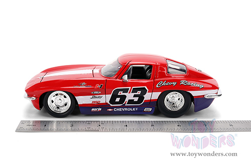 Jada Toys Bigtime Muscle - Chevrolet® Corvette® Stingray #63 - Chevy Racing (1963, 1/24 scale diecast model car, Red/White strips) 36594