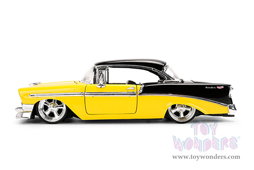 Jada Toys Bigtime Muscle - Chevrolet® Bel Air® (1956, 1/24 scale diecast model car, Yellow/Black) 36648
