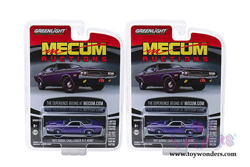Greenlight - Mecum&trade; Auctions Collector Car Series 3 | Dodge Challenger R/T HEMI&reg; - Houston 2018 (1971, 1/64 scale diecast model car, Crazy Purple) 37170D/48