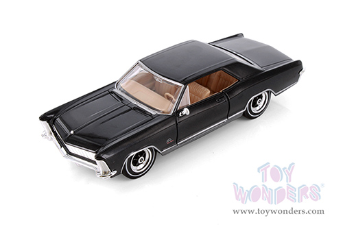 Showcasts® Collectibles - Buick™ Riviera™ Hardtop (1965, 1/26 scale diecast model car, Asstd.) 37214 MAP: $19.99 