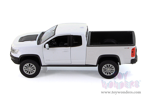 Showcasts® Collectibles - Chevrolet® Colorado ZR2 Pickup Truck (2017, 1/27 scale diecast model car, Asstd.) 37517 MAP: $19.99