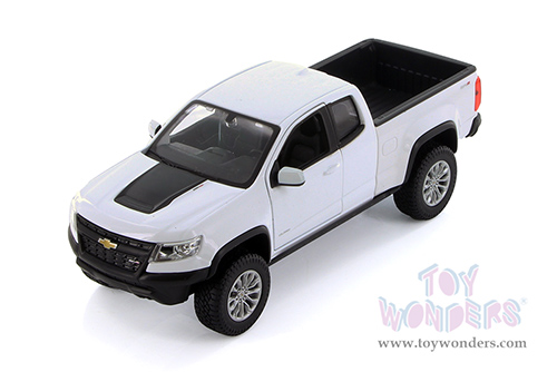 Showcasts® Collectibles - Chevrolet® Colorado ZR2 Pickup Truck (2017, 1/27 scale diecast model car, Asstd.) 37517 MAP: $19.99