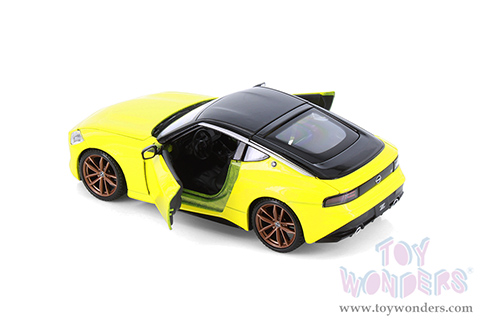 Showcasts® Collectibles - Nissan Assortment (1973, 2024, 1/24 scale die cast model car, Asstd.) 37904/28 MAP: $19.99