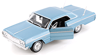 Show product details for Maisto Special Edition - Ford F150 Pickup (1979, 1/18 scale diecast model car, Blue/White) 31462BU