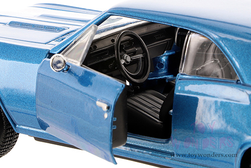 Showcasts® Collectibles - Chevrolet® Chevelle® SS™ 396 Hardtop (1966, 1/24 scale diecast model car, Blue) 37960 MAP: $19.99