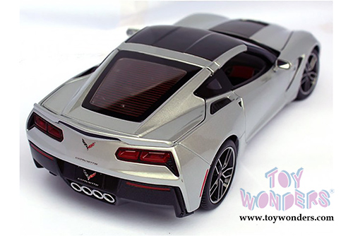 Maisto Exclusive - Corvette Stingray Z51 Hardtop (2014, 1/18 scale diecast model car, Silver) 38132SV/6