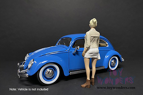 American Diorama Figurine - Partygoers Figure IV (1/18  scale, Beige/White) 38224