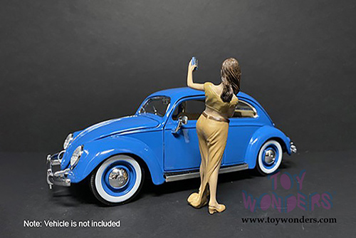 American Diorama Figurine - Partygoers Figure V (1/18  scale, Light Brown) 38225