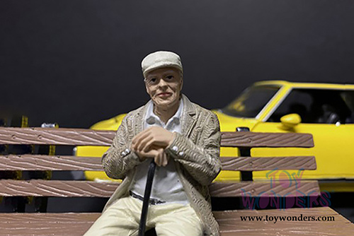 American Diorama Figurine - Sitting Old Couple Figure I (1/18  scale, Cream/Beige) 38234