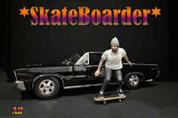 Show product details for American Diorama Figurine - Skateboarder Figure II (1/18 scale, White/Black) 38241