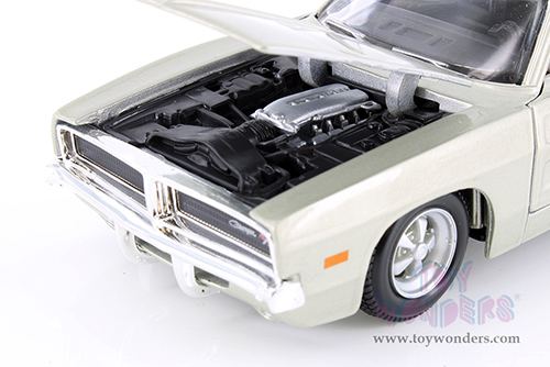 Showcasts® Collectibles - Dodge Charger R/T Hardtop (1969, 1/25 scale diecast model car, Silver) 38256SV MAP: $22.99