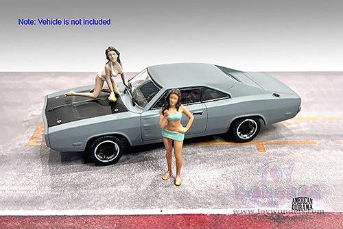 American Diorama Figurine - Car Wash Girls set 1 (Dorothy and Barbara)(2 pc. set, 1/43 scale diecast metal, Asstd.) 38355