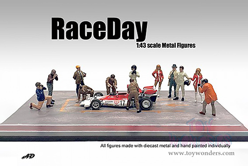 American Diorama Figurine - Race Day Metal Figures Set 3 (1/43 scale, Asstd.) 38361