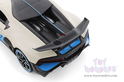 Showcasts® Collectibles - Bugatti DIVO Hardtop (2019, 1/24 scale diecast model car, White) 38526WT MAP: $22.99