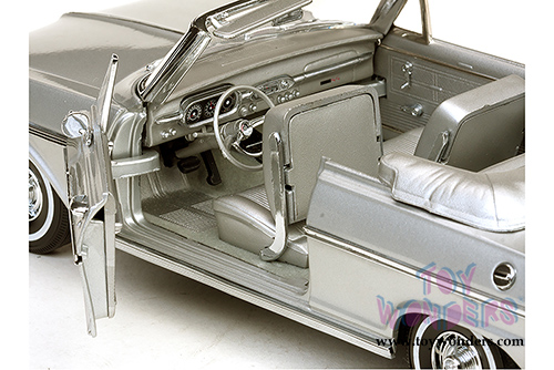 Sun Star USA - Chevrolet Nova Open Convertible (1963, 1/18 scale diecast model car, Satin Silver) 3976
