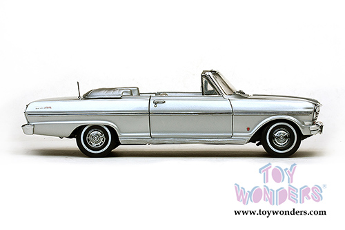 Sun Star USA - Chevrolet Nova Open Convertible (1963, 1/18 scale diecast model car, Satin Silver) 3976