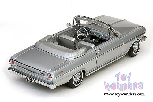 Sun Star USA - Chevrolet Nova Open Convertible (1963, 1/18 scale diecast model car, Satin Silver) 3976