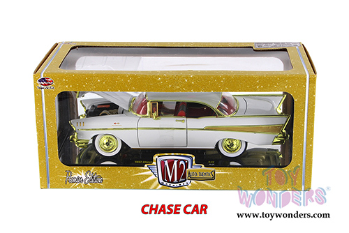 Castline M2 Machines Auto-Thentics - Chevrolet Bel Air Hard Top (1957, 1/24 scale diecast model car, Imperial Ivory) 40300/49A