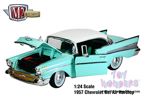 Castline M2 Machines Auto-Thentics - Chevrolet Bel Air Hard Top (1957, 1/24 scale diecast model car, Surf Green) 40300/49B