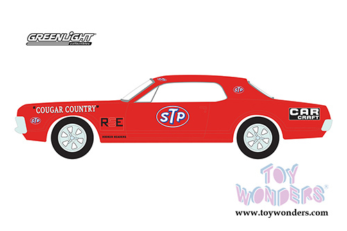 Greenlight - Running On Empty Series 9 | Mercury Cougar STP Cougar County Hardtop (1967, 1/64 scale diecast model car, Red) 41090C/48