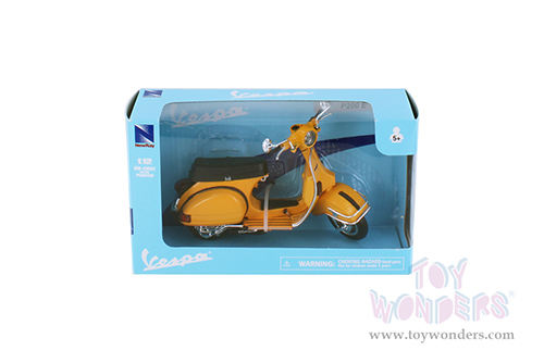 New Ray - Vespa P200E Scooter (1978, 1/12 scale diecast model bike, Asstd.) 42123