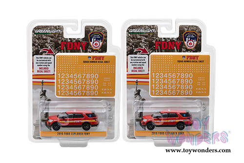 Greenlight Hot Pursuit - Ford Explorer Fire Department City of New York (FDNY) (2016, 1/64 scale diecast model car, Red) 42823/48