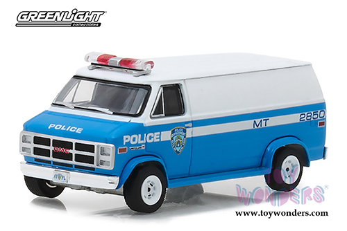 Greenlight - Hot Pursuit Series 28 (1/64 scale diecast model car, Asstd.) 42850/48