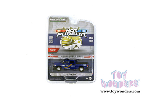 Greenlight - Hot Pursuit Series 30 (1/64 scale diecast model car, Asstd.) 42870/48