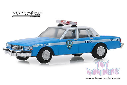 Greenlight - Hot Pursuit Series 32 (1/64 scale diecast model car, Asstd.) 42890/48